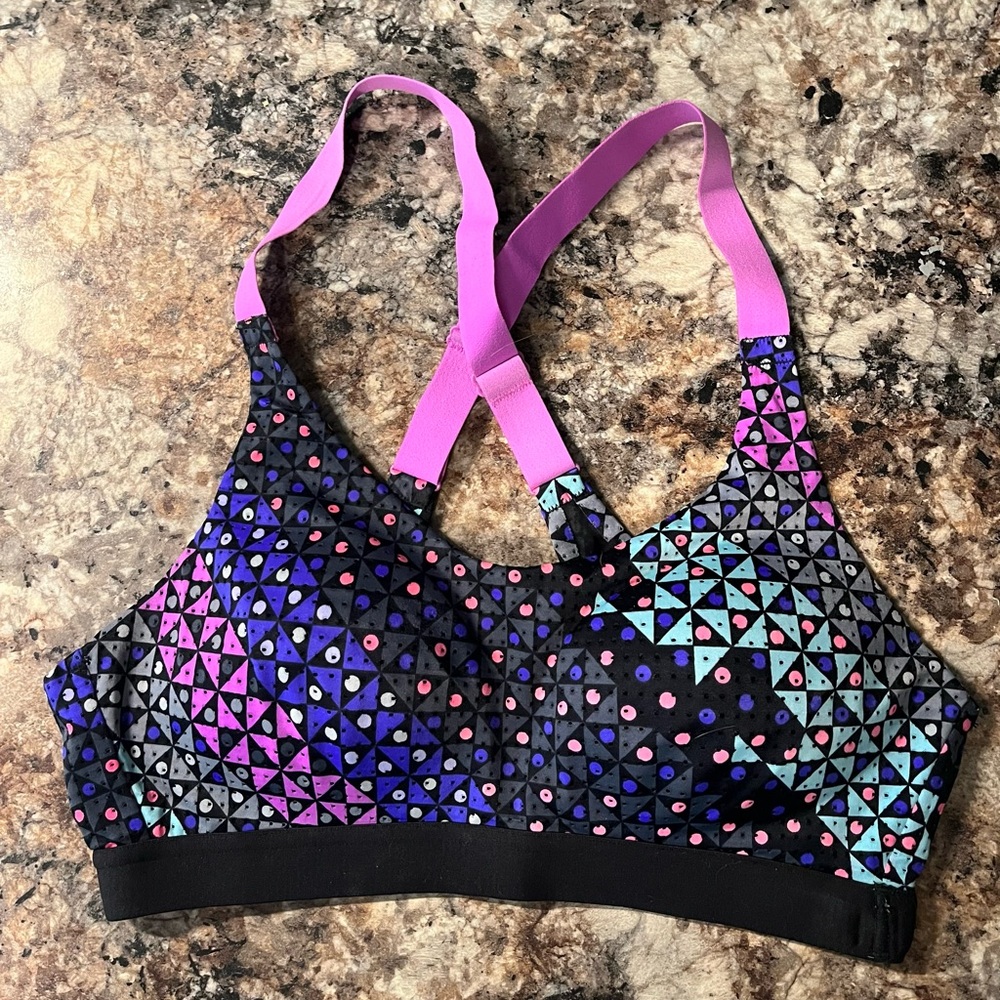 Victoria’s Secret X Sport geometric sports bra - 32B EUC adjustable straps!